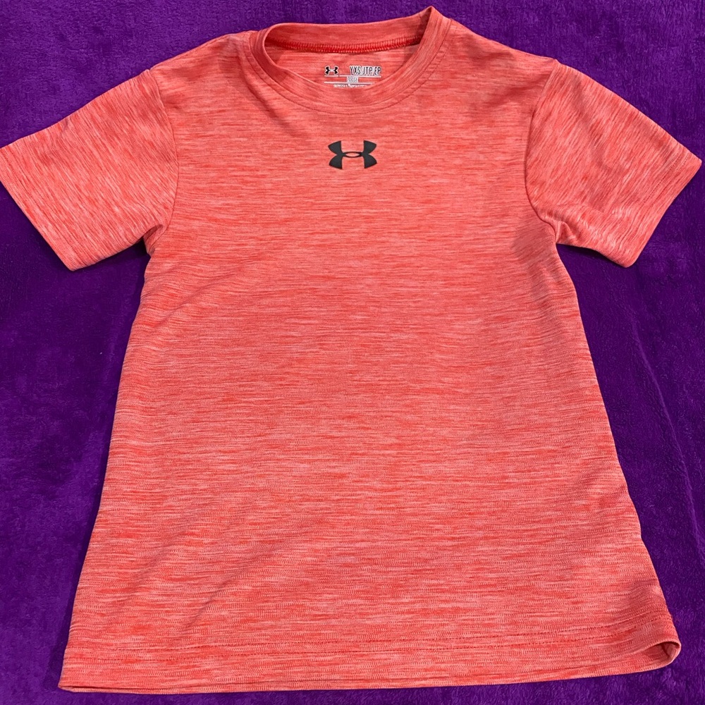 Boys Dry- fit Under Armor shirt. Size extra small